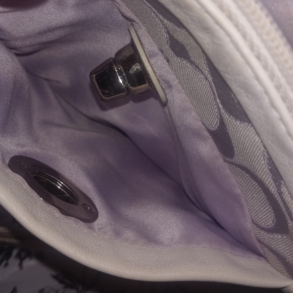 Coach purse - Picture 5 of 9